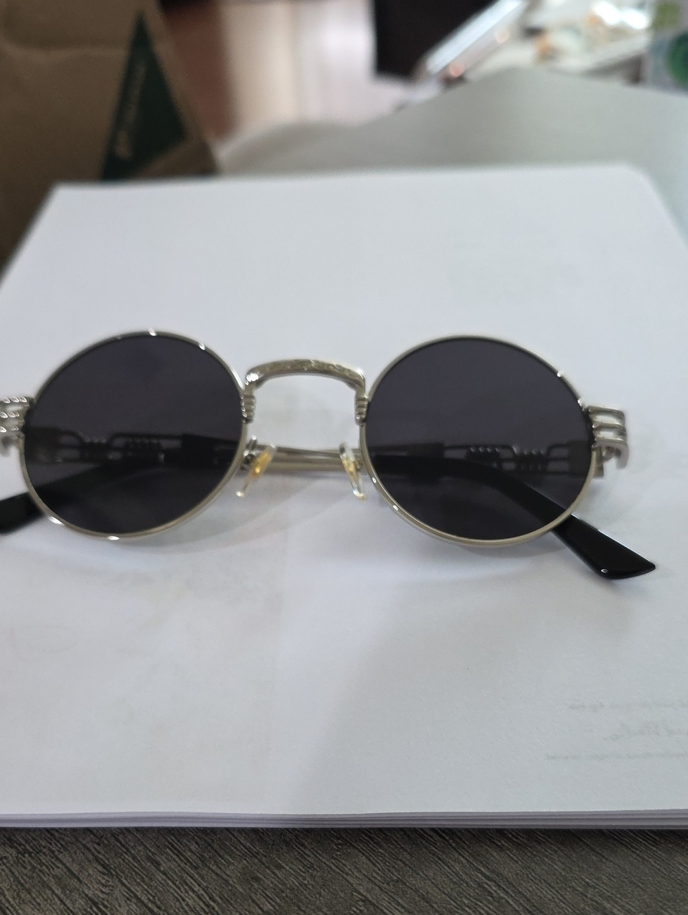 Round Metal Frame Sunglasses in Silver with Dark Lenses